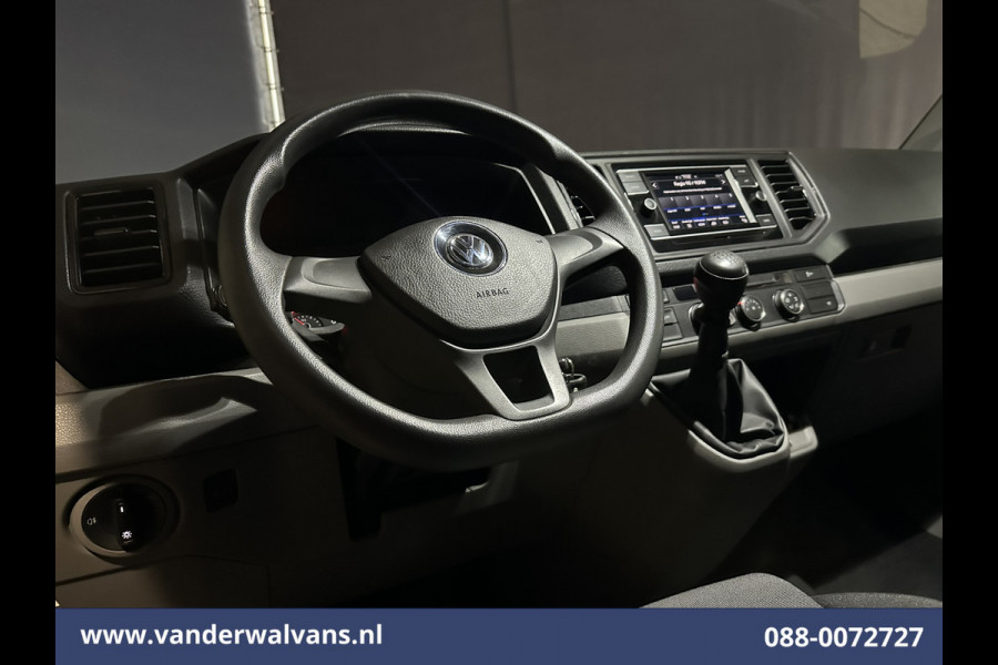 Volkswagen Crafter 2.0 TDI 141pk L3H3 L2H2 Euro6 Airco | Camera | Apple Carplay | Android Auto | Cruisecontrol | Massagestoel Chauffeursstoel, 2800kg trekvermogen