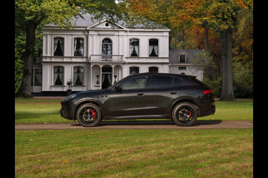 Maserati Grecale Modena 330pk | Pano-dak | Sonus Faber | Head-up | Camera | Stoelverwarming