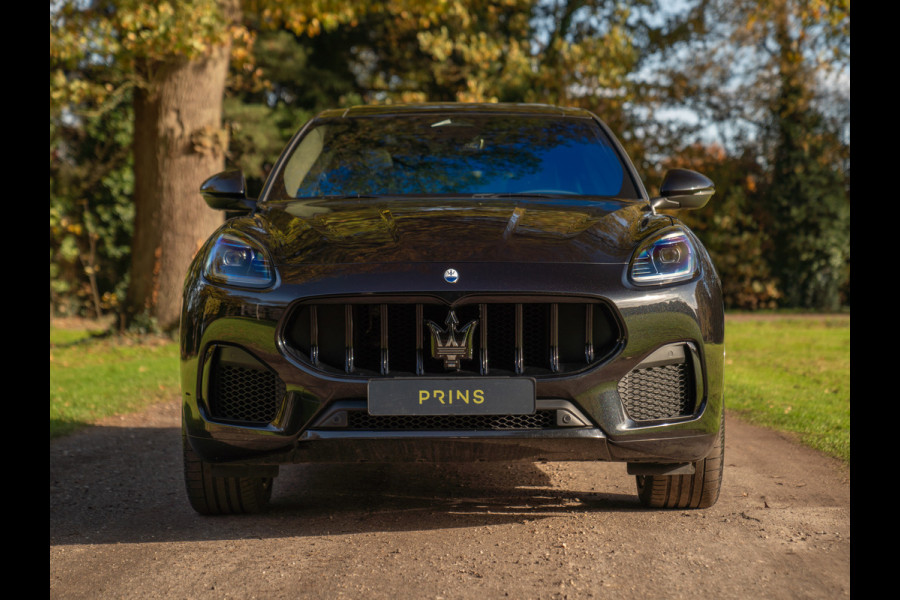 Maserati Grecale Modena 330pk | Pano-dak | Sonus Faber | Head-up | Camera | Stoelverwarming