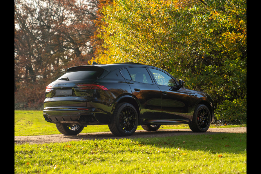 Maserati Grecale Modena 330pk | Pano-dak | Sonus Faber | Head-up | Camera | Stoelverwarming
