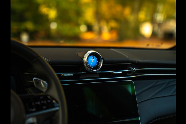 Maserati Grecale Modena 330pk | Pano-dak | Sonus Faber | Head-up | Camera | Stoelverwarming