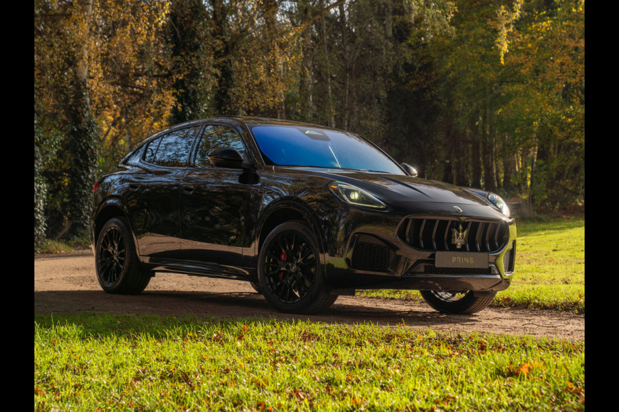 Maserati Grecale Modena 330pk | Pano-dak | Sonus Faber | Head-up | Camera | Stoelverwarming
