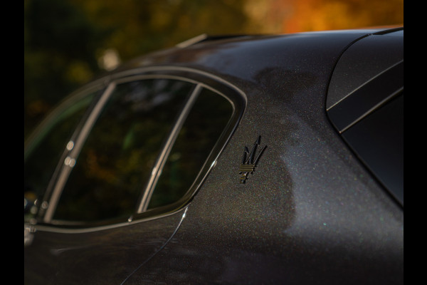 Maserati Grecale Modena 330pk | Pano-dak | Sonus Faber | Head-up | Camera | Stoelverwarming