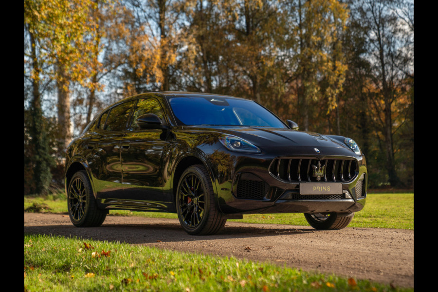 Maserati Grecale Modena 330pk | Pano-dak | Sonus Faber | Head-up | Camera | Stoelverwarming