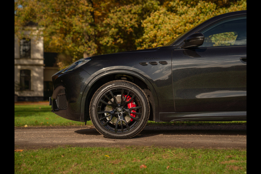 Maserati Grecale Modena 330pk | Pano-dak | Sonus Faber | Head-up | Camera | Stoelverwarming