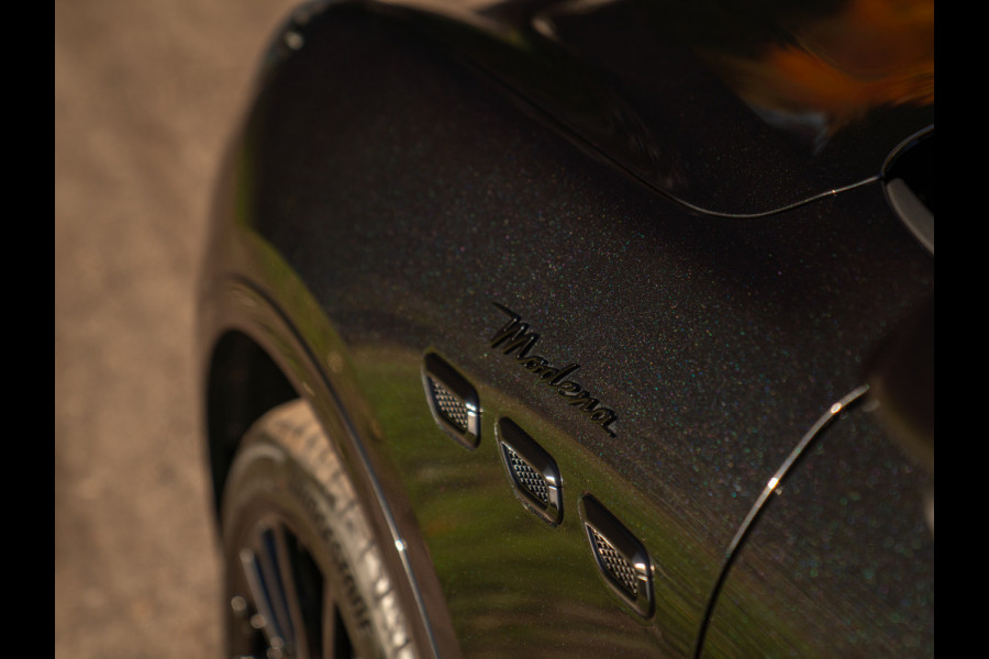 Maserati Grecale Modena 330pk | Pano-dak | Sonus Faber | Head-up | Camera | Stoelverwarming