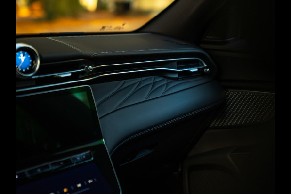 Maserati Grecale Modena 330pk | Pano-dak | Sonus Faber | Head-up | Camera | Stoelverwarming