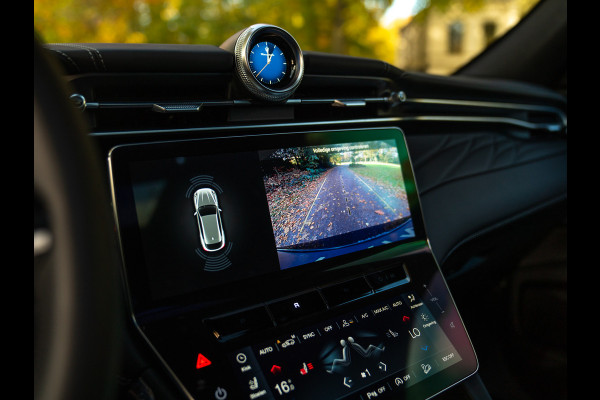 Maserati Grecale Modena 330pk | Pano-dak | Sonus Faber | Head-up | Camera | Stoelverwarming