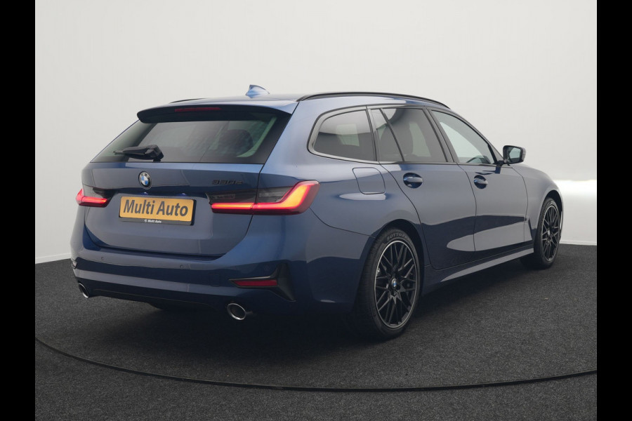 BMW 3 Serie Touring 330e Sportline Plug In Hybrid 293pk Dealer O.H. PHEV | Adaptive Cruise | Sfeerverlichting | Apple Carplay | Black Optic | Sportstoelen Verwarmd | Navigatie | Blis | Virtual | DAB |
