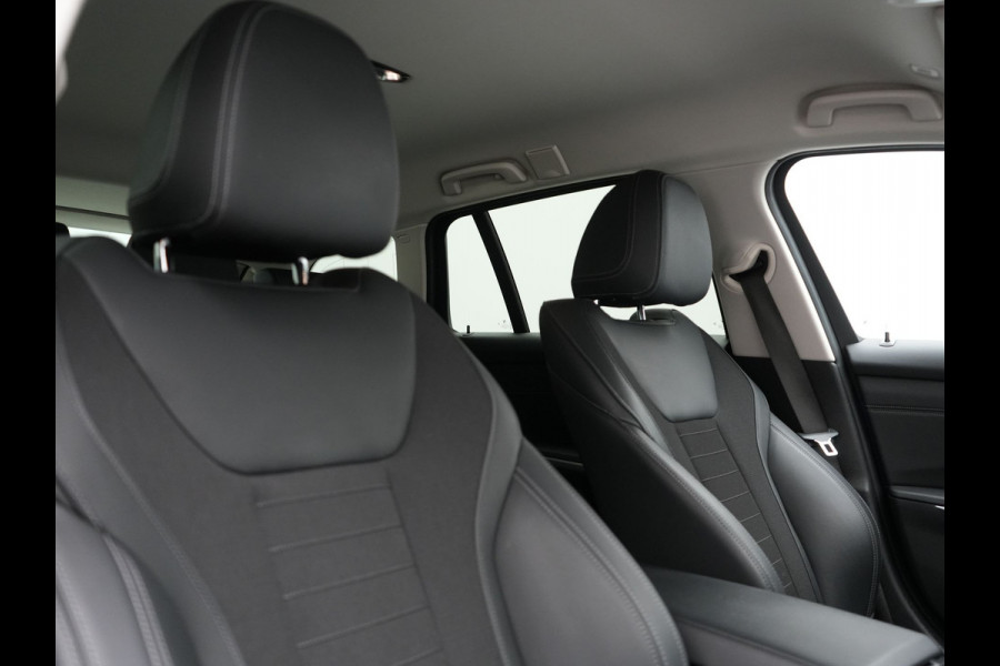 BMW 3 Serie Touring 330e Sportline Plug In Hybrid 293pk Dealer O.H. PHEV | Adaptive Cruise | Sfeerverlichting | Apple Carplay | Black Optic | Sportstoelen Verwarmd | Navigatie | Blis | Virtual | DAB |