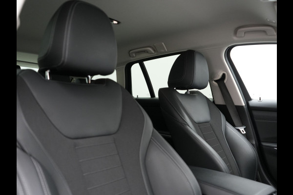 BMW 3 Serie Touring 330e Sportline Plug In Hybrid 293pk Dealer O.H. PHEV | Adaptive Cruise | Sfeerverlichting | Apple Carplay | Black Optic | Sportstoelen Verwarmd | Navigatie | Blis | Virtual | DAB |