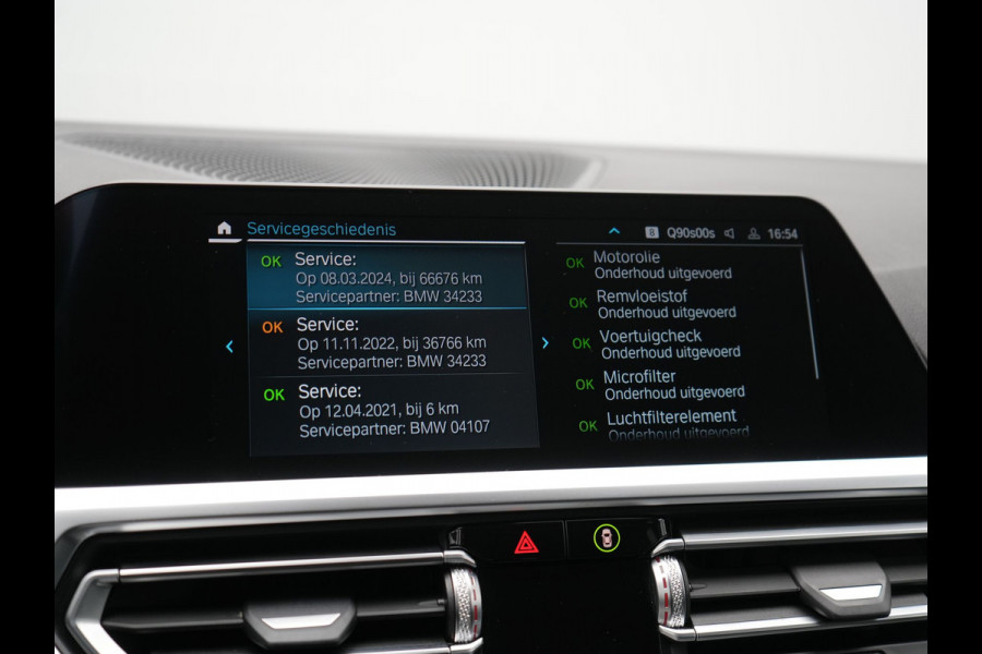 BMW 3 Serie Touring 330e Sportline Plug In Hybrid 293pk Dealer O.H. PHEV | Adaptive Cruise | Sfeerverlichting | Apple Carplay | Black Optic | Sportstoelen Verwarmd | Navigatie | Blis | Virtual | DAB |