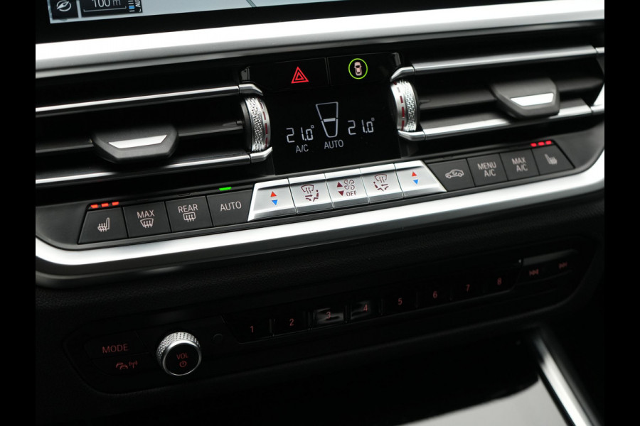 BMW 3 Serie Touring 330e Sportline Plug In Hybrid 293pk Dealer O.H. PHEV | Adaptive Cruise | Sfeerverlichting | Apple Carplay | Black Optic | Sportstoelen Verwarmd | Navigatie | Blis | Virtual | DAB |