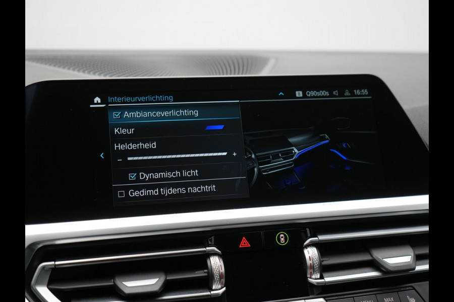 BMW 3 Serie Touring 330e Sportline Plug In Hybrid 293pk Dealer O.H. PHEV | Adaptive Cruise | Sfeerverlichting | Apple Carplay | Black Optic | Sportstoelen Verwarmd | Navigatie | Blis | Virtual | DAB |