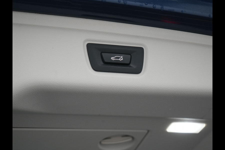 BMW 3 Serie Touring 330e Sportline Plug In Hybrid 293pk Dealer O.H. PHEV | Adaptive Cruise | Sfeerverlichting | Apple Carplay | Black Optic | Sportstoelen Verwarmd | Navigatie | Blis | Virtual | DAB |