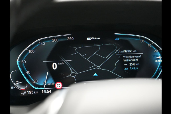 BMW 3 Serie Touring 330e Sportline Plug In Hybrid 293pk Dealer O.H. PHEV | Adaptive Cruise | Sfeerverlichting | Apple Carplay | Black Optic | Sportstoelen Verwarmd | Navigatie | Blis | Virtual | DAB |