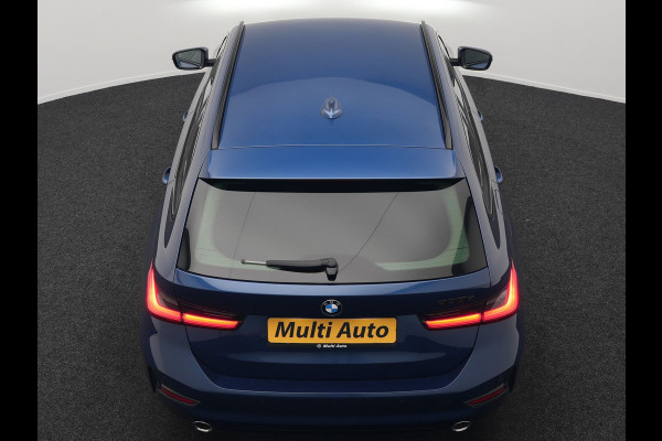 BMW 3 Serie Touring 330e Sportline Plug In Hybrid 293pk Dealer O.H. PHEV | Adaptive Cruise | Sfeerverlichting | Apple Carplay | Black Optic | Sportstoelen Verwarmd | Navigatie | Blis | Virtual | DAB |