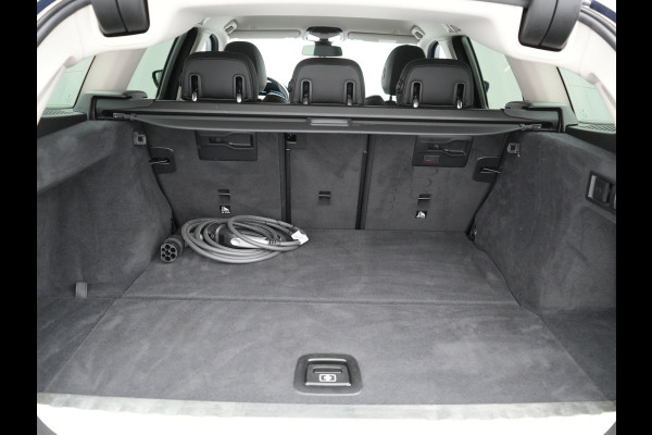 BMW 3 Serie Touring 330e Sportline Plug In Hybrid 293pk Dealer O.H. PHEV | Adaptive Cruise | Sfeerverlichting | Apple Carplay | Black Optic | Sportstoelen Verwarmd | Navigatie | Blis | Virtual | DAB |