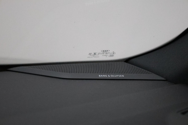 Audi Q3 45 TFSI quattro S edition S-LINE/LED/SFEER/VIRTUAL/PANO/LEER+S.VERWARMING/20" LMV/CAM/ACC/ECC/12 MND GARANTIE!