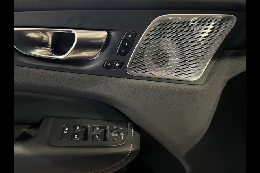 Volvo XC60 2.0 T8 Plug-in hybrid AWD Plus Dark (335kW/455PK) FULL OPTION ** 1e EIG - Ex VOLVO - € 26.000,= onder NP ** ** INFORMEER OOK NAAR ONZE AANTREKKELIJKE FINANCIAL-LEASE TARIEVEN **