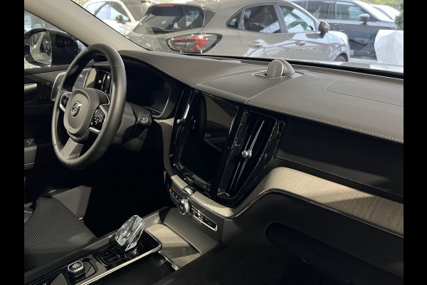 Volvo XC60 2.0 T8 Plug-in hybrid AWD Plus Dark (335kW/455PK) FULL OPTION ** 1e EIG - Ex VOLVO - € 26.000,= onder NP ** ** INFORMEER OOK NAAR ONZE AANTREKKELIJKE FINANCIAL-LEASE TARIEVEN **