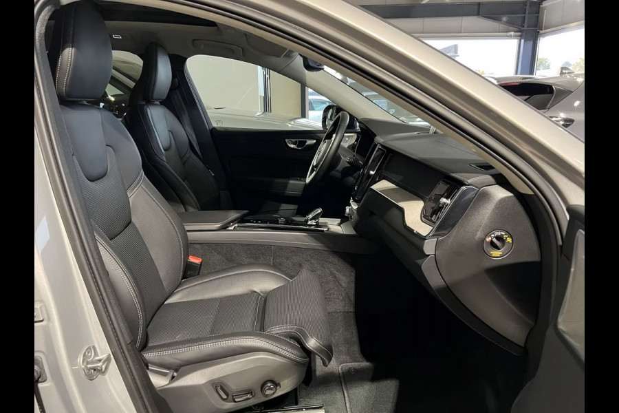 Volvo XC60 2.0 T8 Plug-in hybrid AWD Plus Dark (335kW/455PK) FULL OPTION ** 1e EIG - Ex VOLVO - € 26.000,= onder NP ** ** INFORMEER OOK NAAR ONZE AANTREKKELIJKE FINANCIAL-LEASE TARIEVEN **