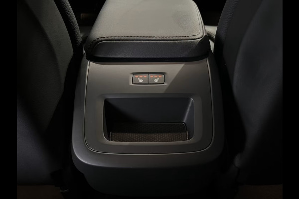 Volvo XC60 2.0 T8 Plug-in hybrid AWD Plus Dark (335kW/455PK) FULL OPTION ** 1e EIG - Ex VOLVO - € 26.000,= onder NP ** ** INFORMEER OOK NAAR ONZE AANTREKKELIJKE FINANCIAL-LEASE TARIEVEN **