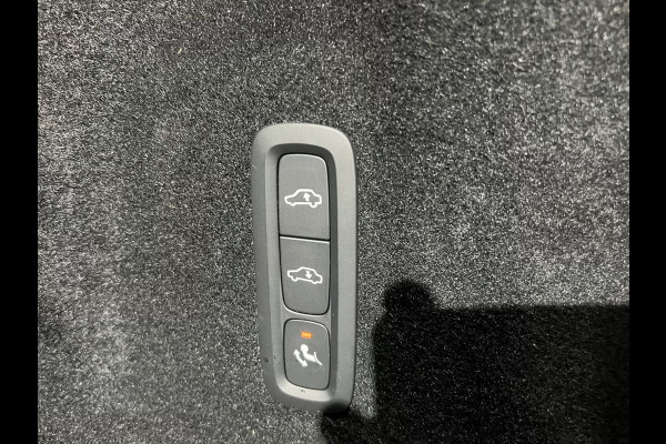 Volvo XC60 2.0 T8 Plug-in hybrid AWD Plus Dark (335kW/455PK) FULL OPTION ** 1e EIG - Ex VOLVO - € 26.000,= onder NP ** ** INFORMEER OOK NAAR ONZE AANTREKKELIJKE FINANCIAL-LEASE TARIEVEN **