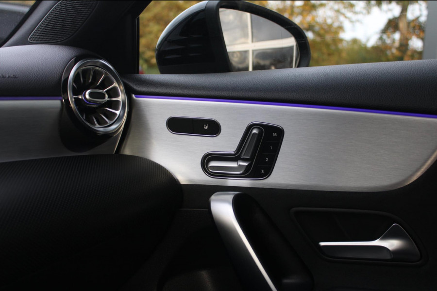 Mercedes-Benz A-Klasse 250 e Limousine AMG Night | Pano | Sfeer | Memory | Camera