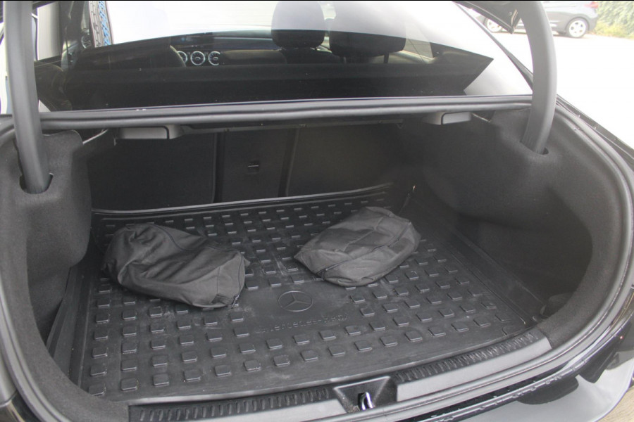 Mercedes-Benz A-Klasse 250 e Limousine AMG Night | Pano | Sfeer | Memory | Camera