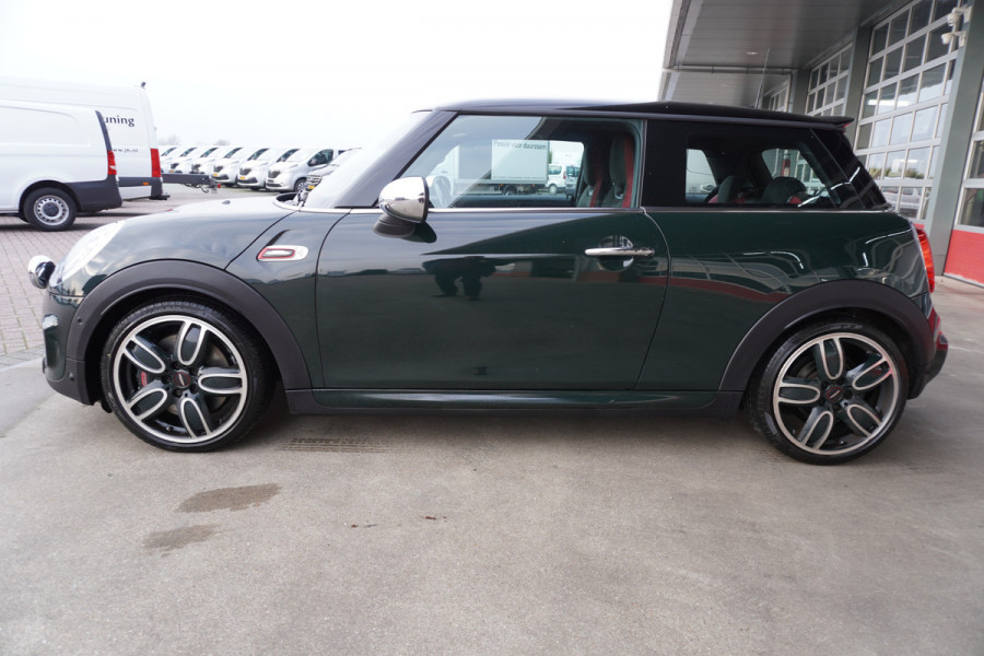 MINI Mini 2.0 232PK John Cooper Works Chili Automaat Nr. V248 |  Airco | Adaptive Cruise | Navi | Panorama dak
