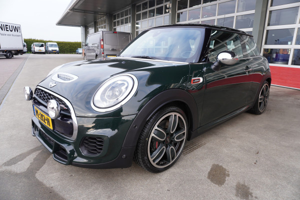 MINI Mini 2.0 232PK John Cooper Works Chili Automaat Nr. V248 |  Airco | Adaptive Cruise | Navi | Panorama dak