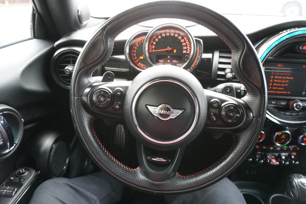 MINI Mini 2.0 232PK John Cooper Works Chili Automaat Nr. V248 |  Airco | Adaptive Cruise | Navi | Panorama dak