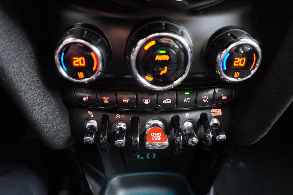 MINI Mini 2.0 232PK John Cooper Works Chili Automaat Nr. V248 |  Airco | Adaptive Cruise | Navi | Panorama dak