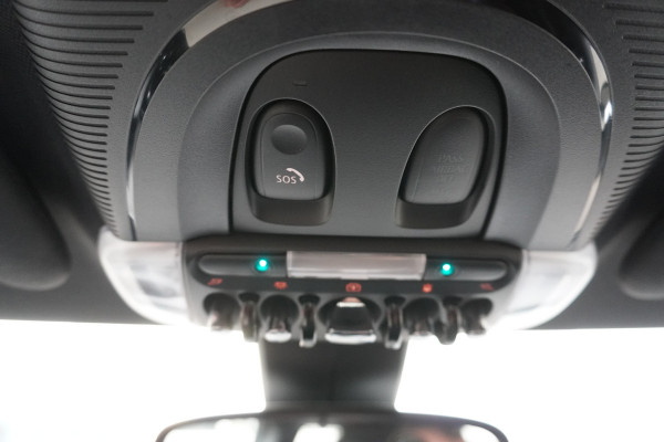 MINI Mini 2.0 232PK John Cooper Works Chili Automaat Nr. V248 |  Airco | Adaptive Cruise | Navi | Panorama dak