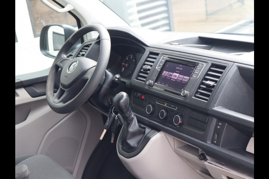 Volkswagen Transporter 2.0 TDI 150pk Euro 6 Automaat L2 Lang - Bw Inrichting - Trekhaak - Camera - Cruise