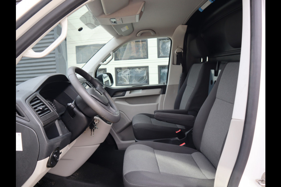 Volkswagen Transporter 2.0 TDI 150pk Euro 6 Automaat L2 Lang - Bw Inrichting - Trekhaak - Camera - Cruise