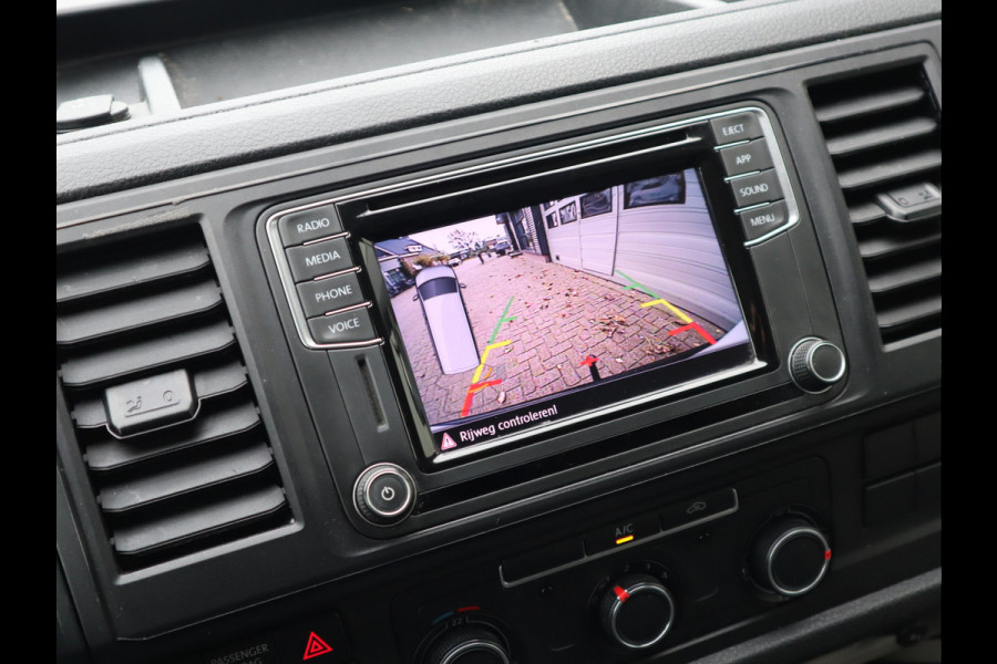 Volkswagen Transporter 2.0 TDI 150pk Euro 6 Automaat L2 Lang - Bw Inrichting - Trekhaak - Camera - Cruise