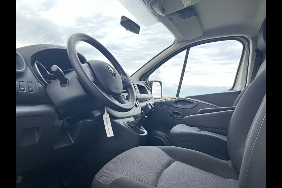 Renault Trafic 2.0 dCi 120pk E6 R-link Lease €238 p/m Airco, Navi, PDC, Trekhaak, Cruise controle, onderhoudshistorie aanwezig