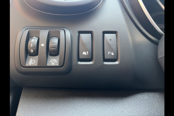 Renault Trafic 2.0 dCi 120pk E6 R-link Lease €238 p/m Airco, Navi, PDC, Trekhaak, Cruise controle, onderhoudshistorie aanwezig