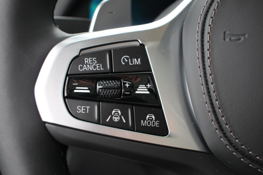 BMW X5 xDrive45e High Executive M-Sport Panorama Dak Head-Up Display Harmon Kardon 21 Inch Lichtmetalen Velgen 360* Camera