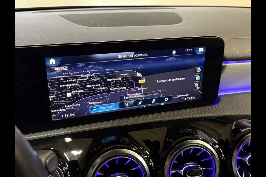 Mercedes-Benz CLA-Klasse Shooting Brake 180 Business Solution AMG Automaat | Sfeerverlichting | Camera | Trekhaak | Full LED | Stoelverwarming | Navi