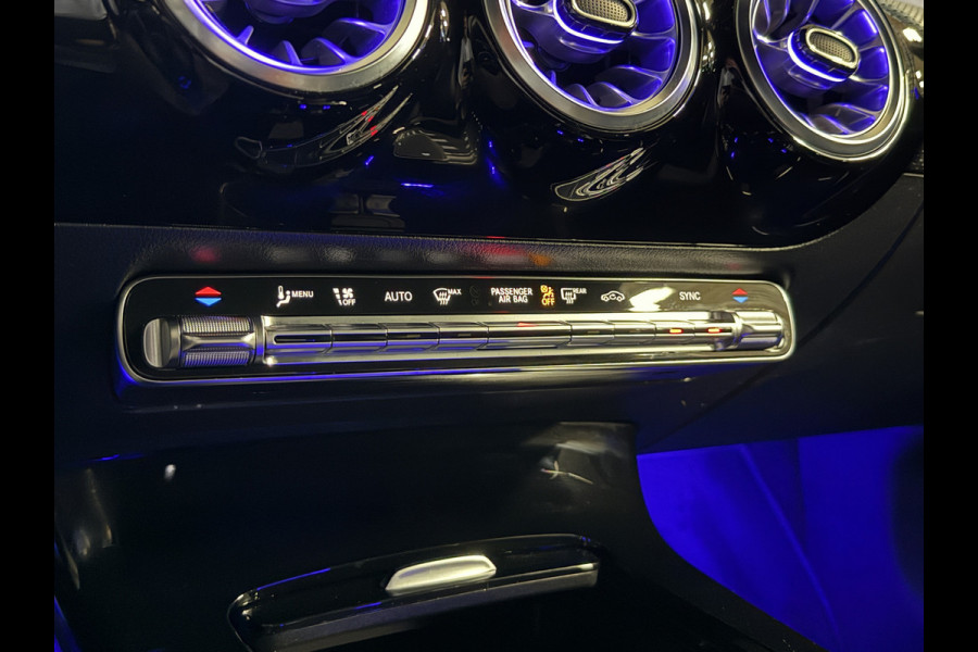 Mercedes-Benz CLA-Klasse Shooting Brake 180 Business Solution AMG Automaat | Sfeerverlichting | Camera | Trekhaak | Full LED | Stoelverwarming | Navi