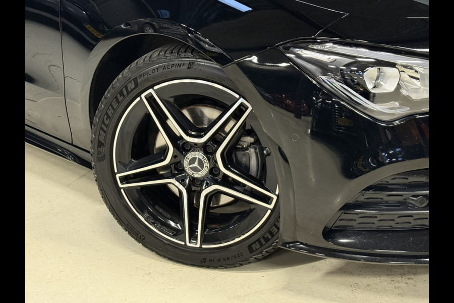 Mercedes-Benz CLA-Klasse Shooting Brake 180 Business Solution AMG Automaat | Sfeerverlichting | Camera | Trekhaak | Full LED | Stoelverwarming | Navi