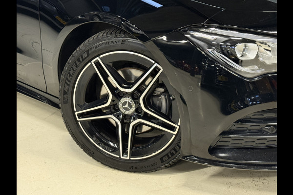 Mercedes-Benz CLA-Klasse Shooting Brake 180 Business Solution AMG Automaat | Sfeerverlichting | Camera | Trekhaak | Full LED | Stoelverwarming | Navi