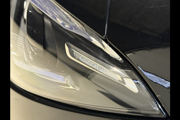 Mercedes-Benz CLA-Klasse Shooting Brake 180 Business Solution AMG Automaat | Sfeerverlichting | Camera | Trekhaak | Full LED | Stoelverwarming | Navi