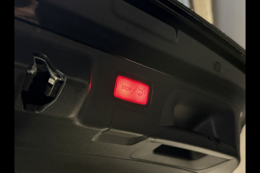 Mercedes-Benz CLA-Klasse Shooting Brake 180 Business Solution AMG Automaat | Sfeerverlichting | Camera | Trekhaak | Full LED | Stoelverwarming | Navi