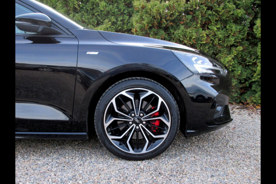 Ford FOCUS Wagon 1.5 EcoBoost ST Line X Business Automaat