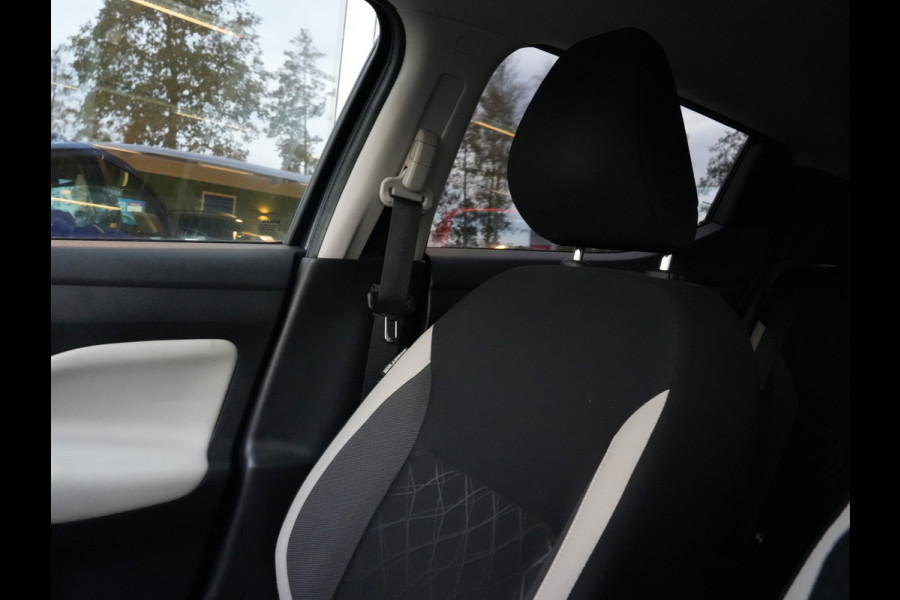 Nissan Micra 1.0 IG-T Automaat N-Connecta | Navigatie | DAB | Climate Control | Stoelverwarming