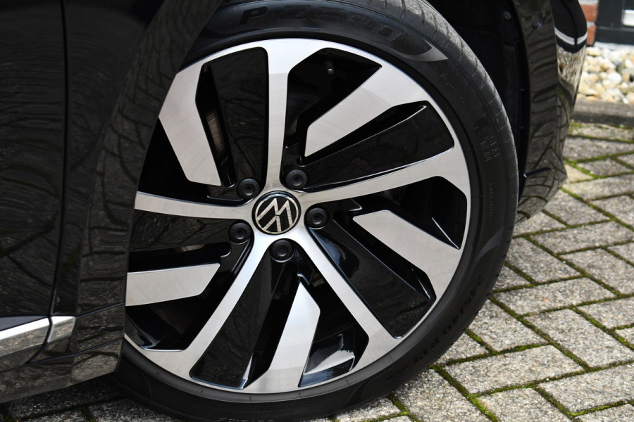 Volkswagen Arteon Shooting Brake 1.4 TSI eHybrid R-Line Pano Trekh ACC Massage DDC Standk 19inch
